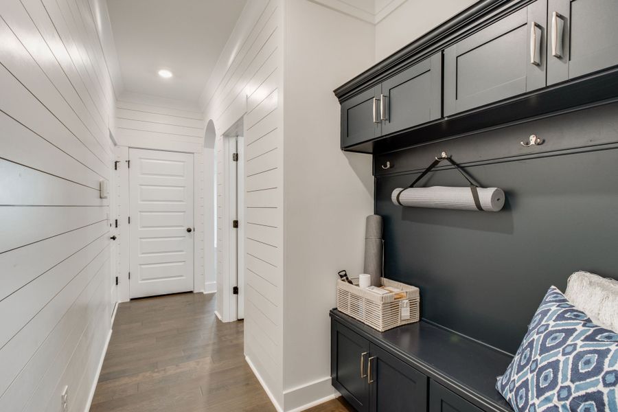 Warwick | Bench & Cubbies