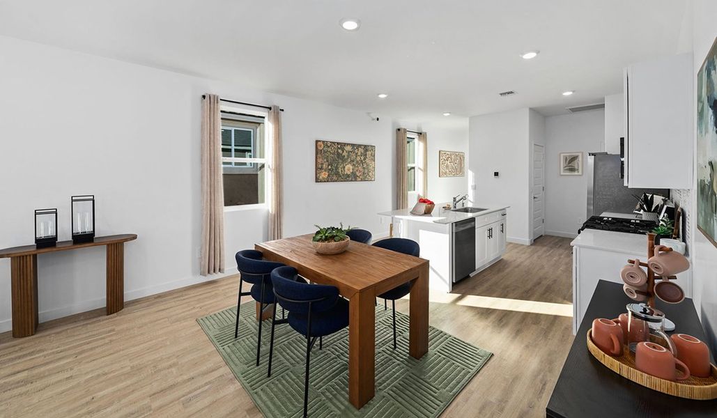 Furnished interior in a model home at Entrada Del Toro at Rancho Sahuarita in Sahuarita (Image 18).