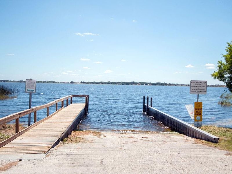 The Lake Rochelle public boat ramp is less than one mile from The Lakes.