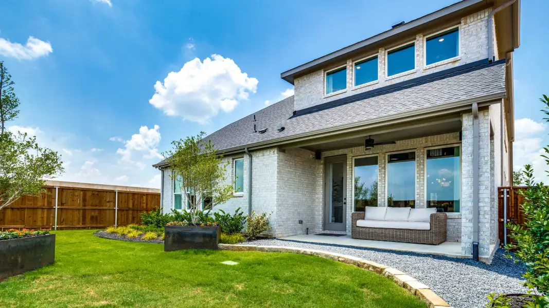 Exterior details of a home in Watson Branch, Mansfield (Image 7).