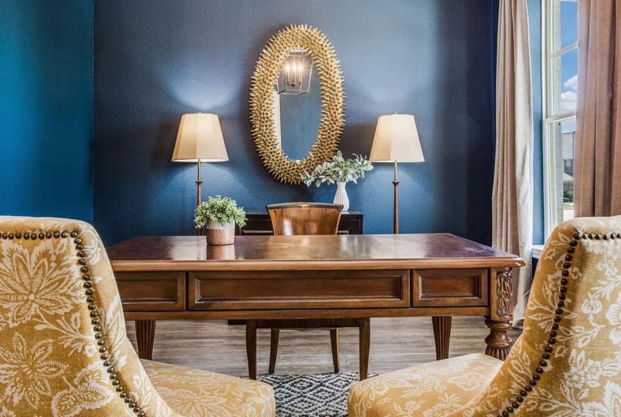 Furnished interior in a model home at Settler’s Glen in Fort Worth (Image 10).