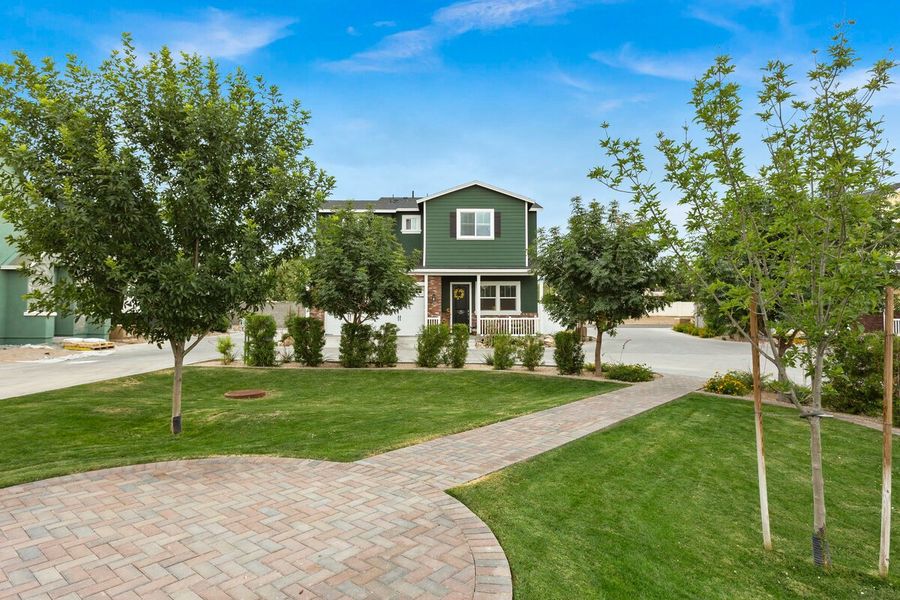 Front exterior of a home in the Encanto at Bell Park community, located in Phoenix, AZ (Image 10).