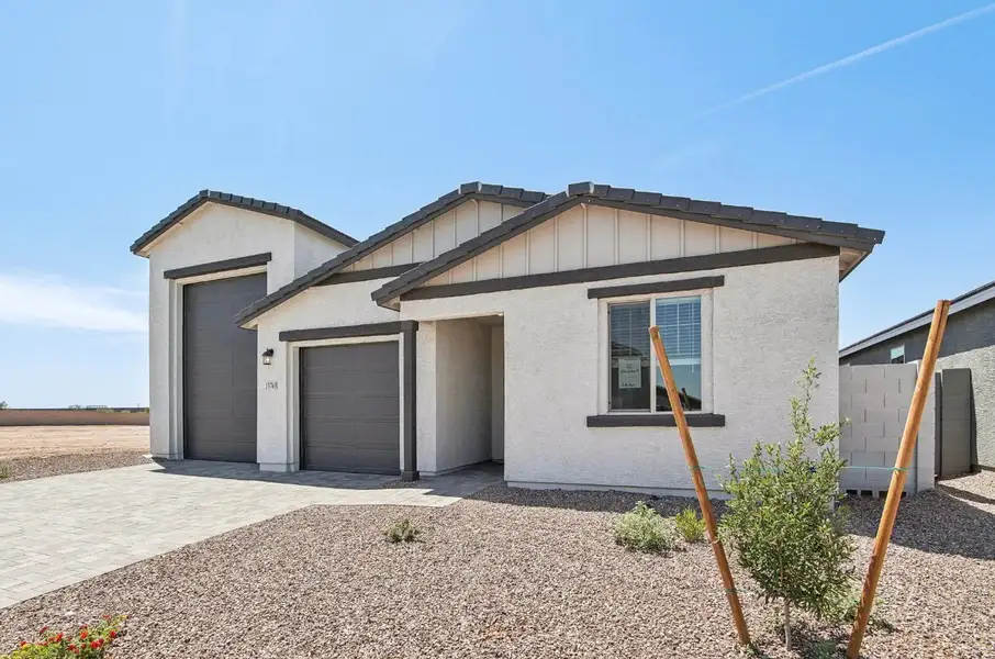 Exterior details of a home in Amarillo Creek, Maricopa (Image 4).