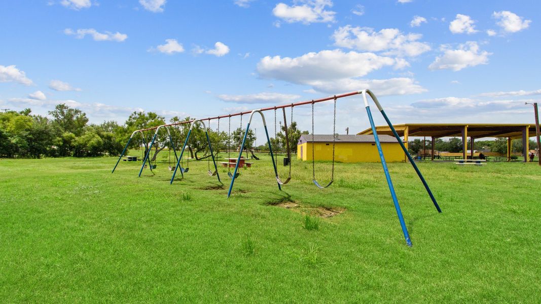 Notting Hill Community Swings