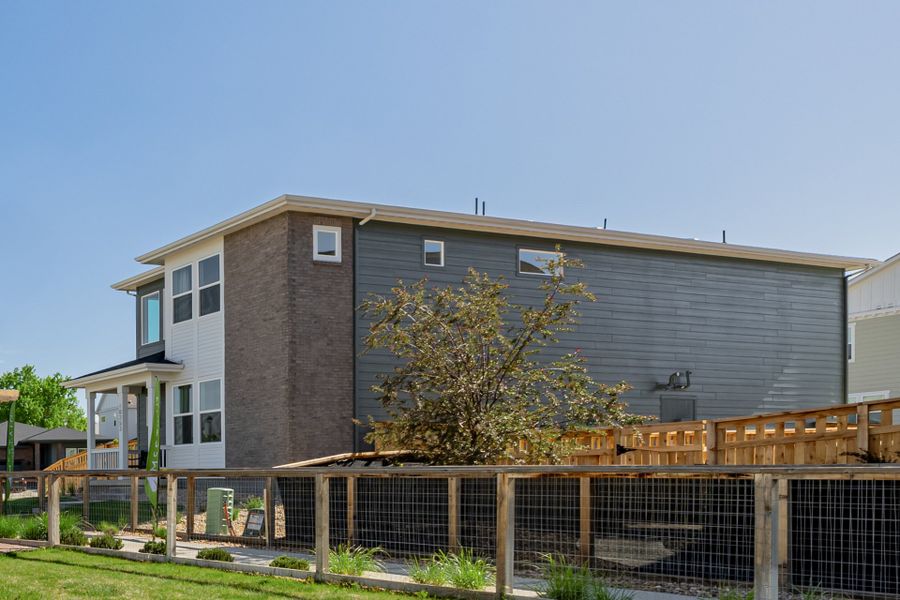 Exterior details of a home in Arras Park, Thornton (Image 27).