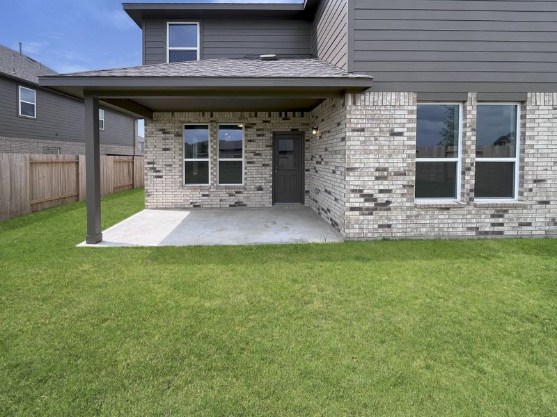 Exterior details of a home in Southwinds, Mont Belvieu (Image 10). Exterior details of a home in Southwinds, Mont Belvieu (Image 10).