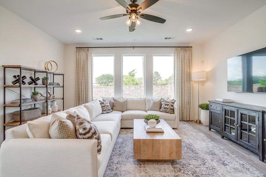 Furnished interior in a model home at Meadow Lakes in Fort Worth (Image 4).