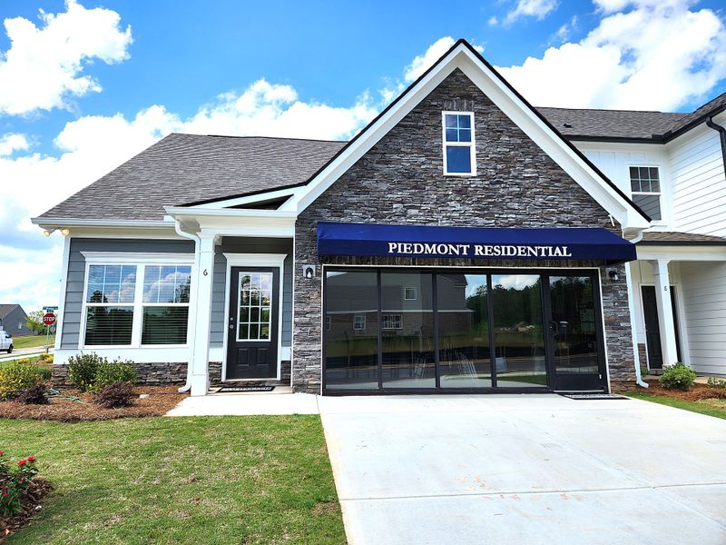 Front exterior of a home in the The Retreat at Browns Ridge community, located in Newnan, GA (Image 10).