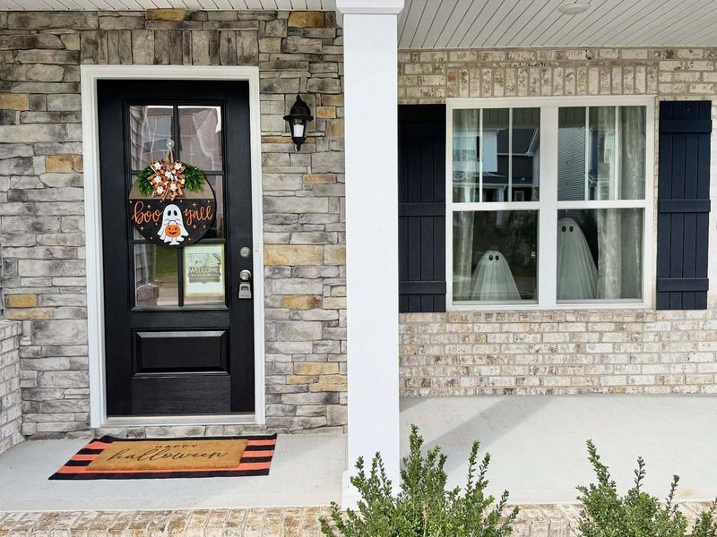 Manor IN The Foothills,37803