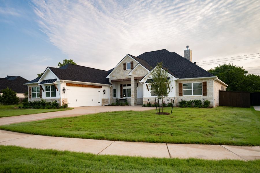 Front exterior of a home in the Pebble Creek community, located in College Station, TX (Image 2). Front exterior of a home in the Pebble Creek community, located in College Station, TX (Image 2).
