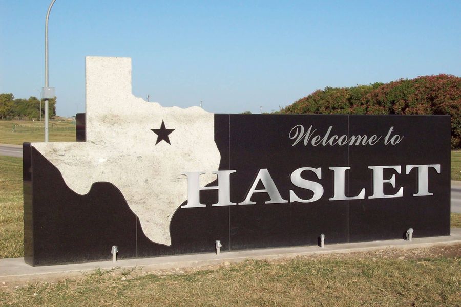 Entrance to the Wellington community in Haslet, TX, featuring signage and landscaping (Image 10).