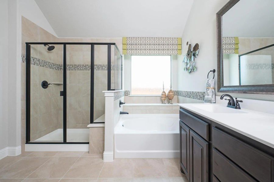 Primary Bathroom | Concept 1991 at Summer Crest in Fort Worth, TX by Landsea Homes