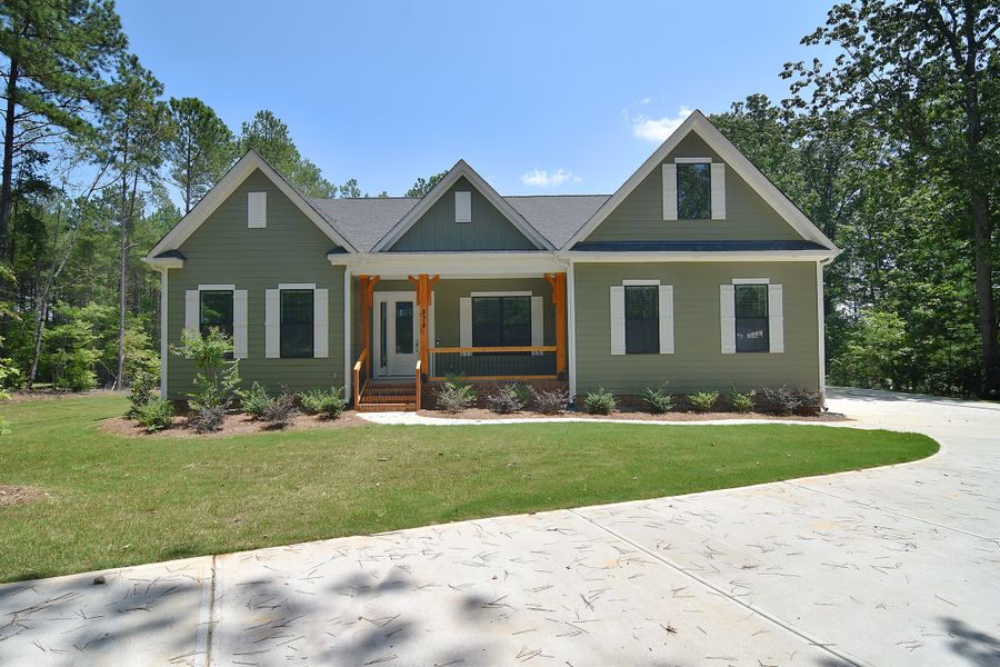 Front exterior of a home in the Deer Brook community, located in Mooresville, NC (Image 3). Front exterior of a home in the Deer Brook community, located in Mooresville, NC (Image 3).