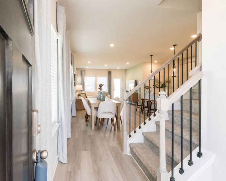 Welcome home to the Roswell floorplan modeled at Avalon. Welcome home to the Roswell floorplan modeled at Avalon.