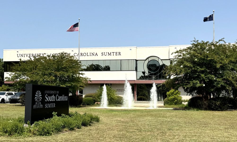 Front exterior of a home in the Heritage Bay community, located in Sumter, SC (Image 12).