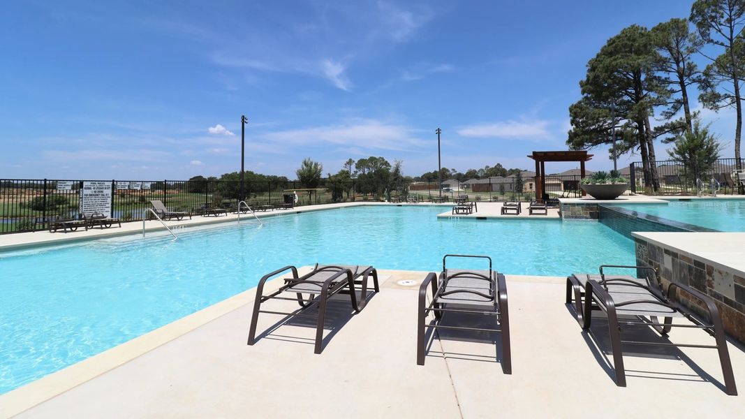 Community amenity available to residents of Highpointe Ranch: Majors in Aubrey (Image 13).