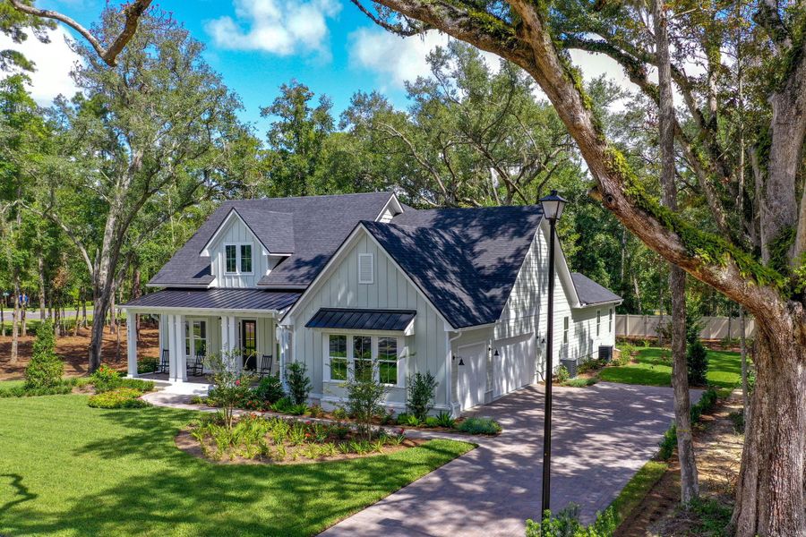 Front exterior of a home in the Fleming Estates community, located in Fleming Island, FL (Image 7).