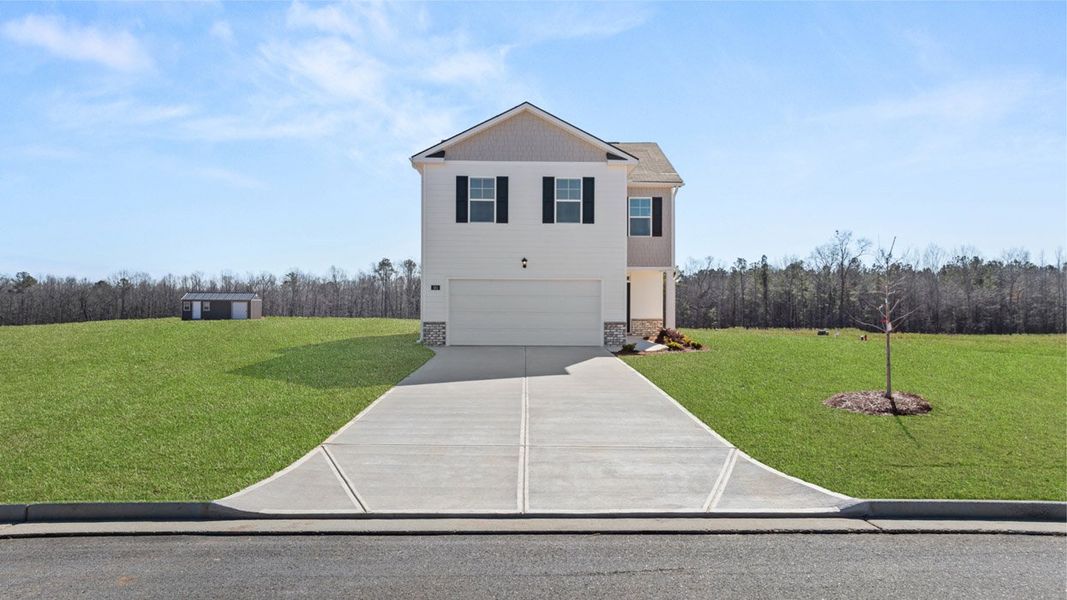 Front exterior of a home in the Fox Crossing community, located in Griffin, GA (Image 9).