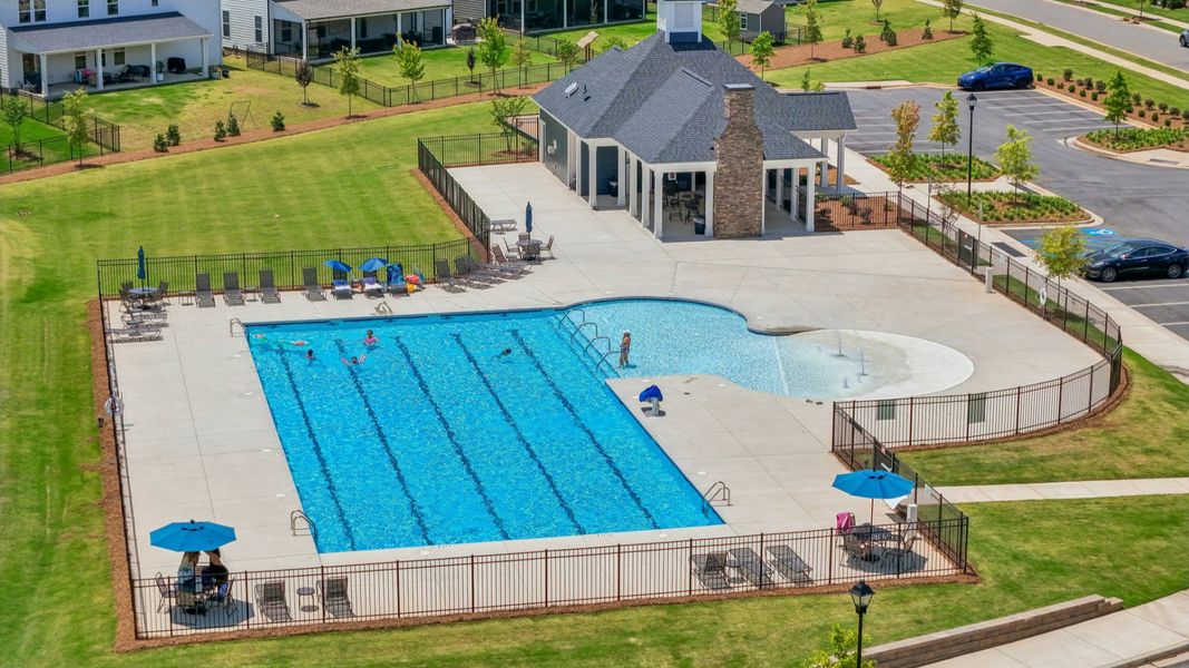 Lakeside Glen Community Amenity - Pool & Cabana