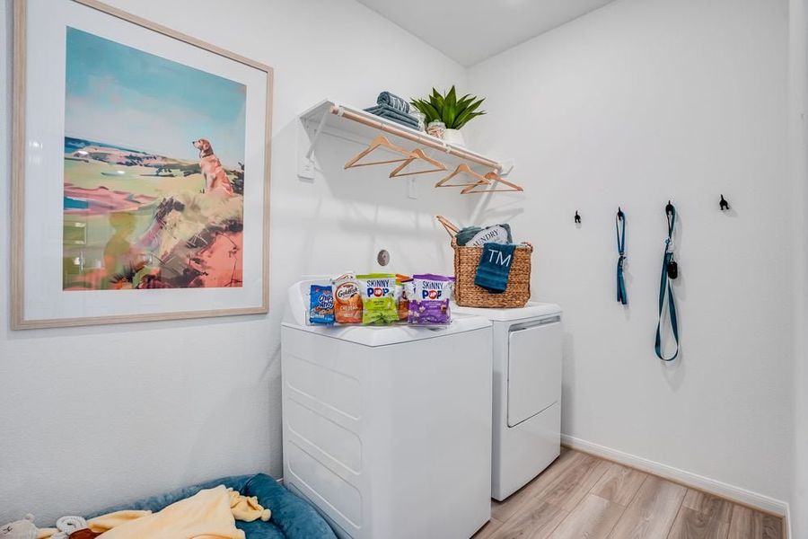 Furnished interior in a model home at Raburn Reserve 50s in Tomball (Image 86).