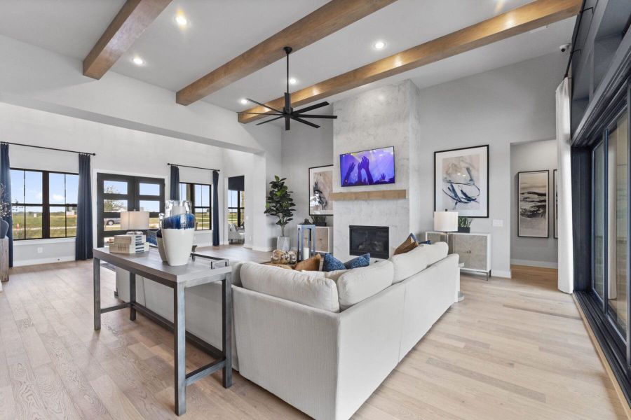 Furnished interior in a model home at Lakeview 100’s in Waller (Image 21).