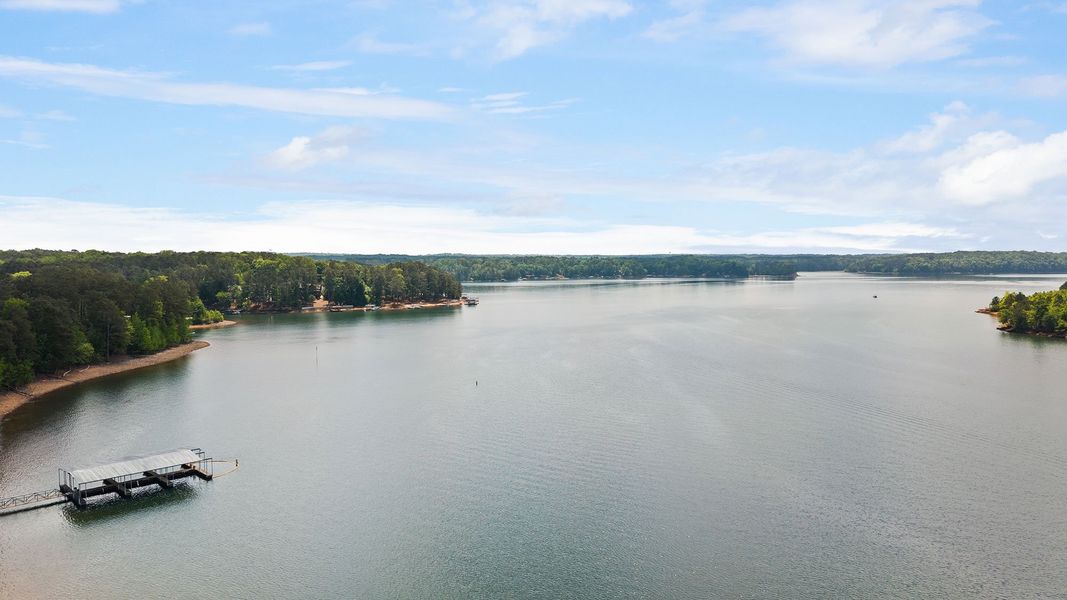 Natural surroundings and green spaces near Maple Grove at Towne Lake in Woodstock, GA (Image 29).