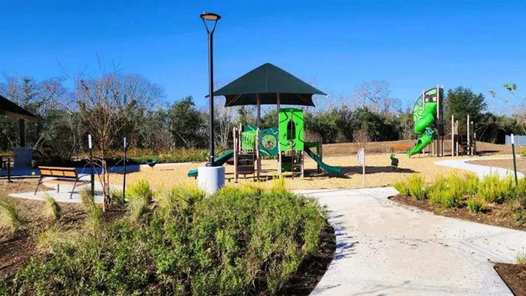 Community amenity available to residents of Alexander Townhomes in Pearland (Image 2).
