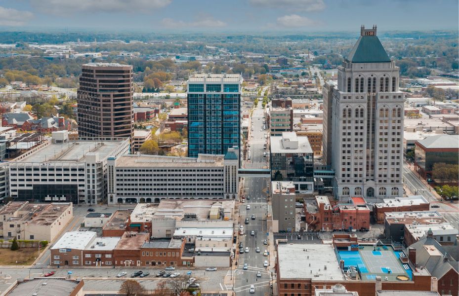 20 mins to Downtown Greensboro