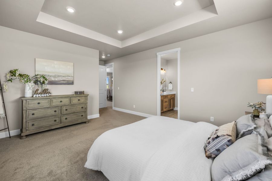 Furnished interior in a model home at Willowbrook in Madras (Image 28).