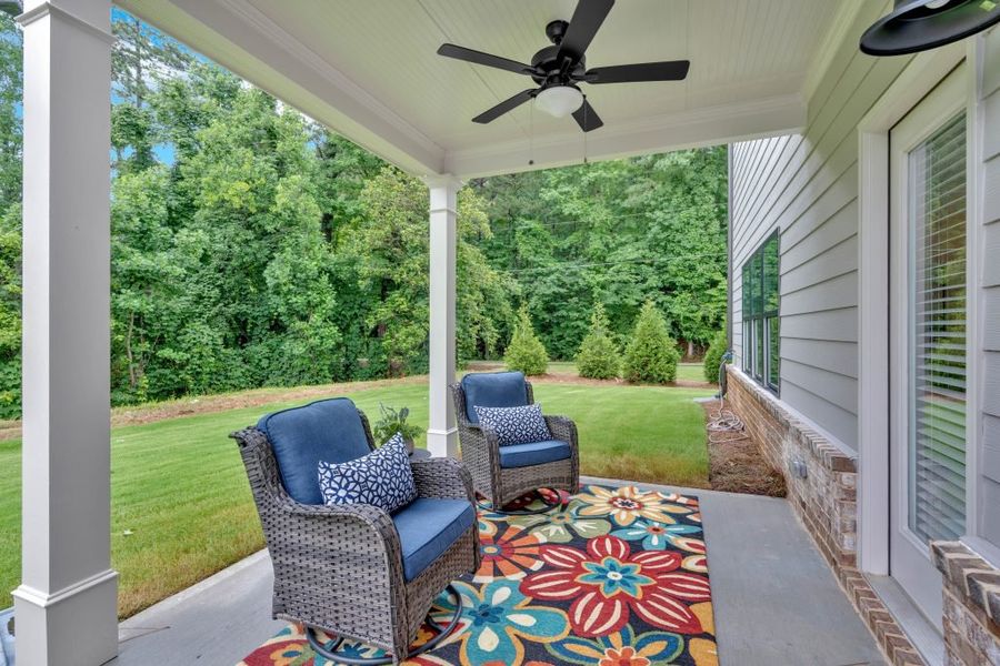 Exterior details of a home in Meadow Pines, Dallas (Image 4).