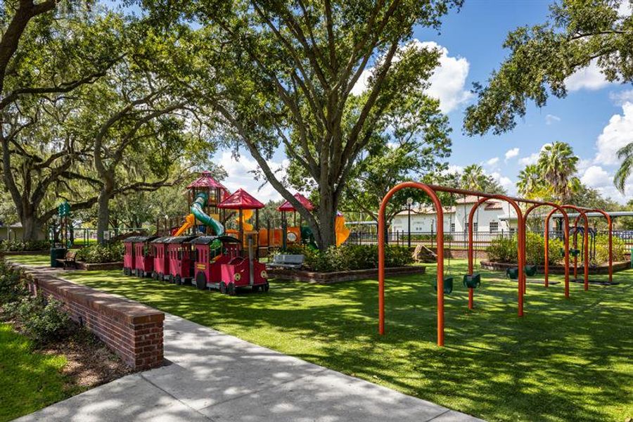 Community amenity available to residents of Lake Mattie Preserve Single-Family in Auburndale (Image 2).