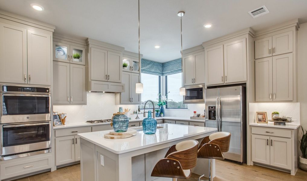 Image 3 of the Commodore at Preston community in Plano, TX.