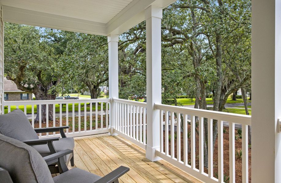 Exterior details of a home in The Oaks, Goose Creek (Image 4).