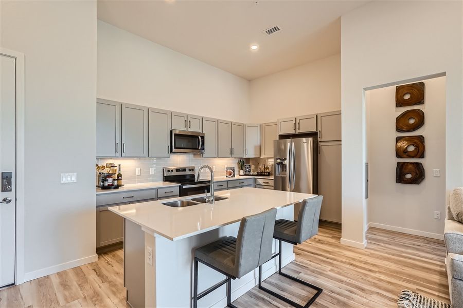 487 interlocken blvd #106 - web quality - 004 - 05 kitchen