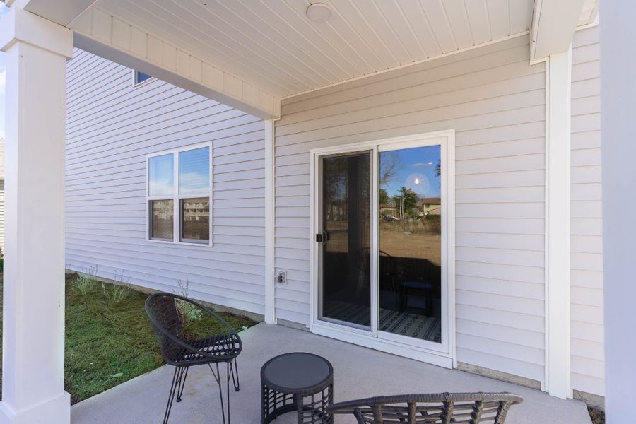 Exterior details of a home in Island Green, Myrtle Beach (Image 17).