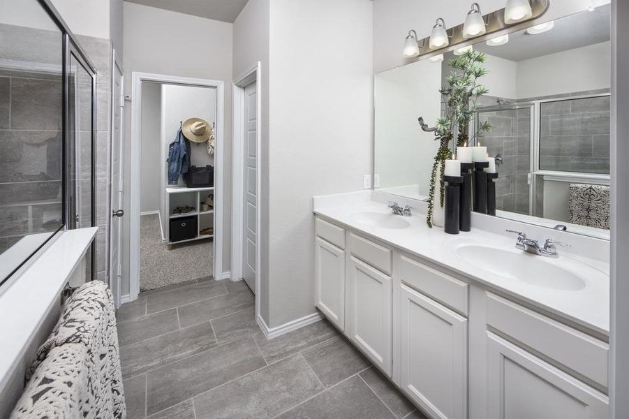 Cinco Lakes Model Home Primary Bath