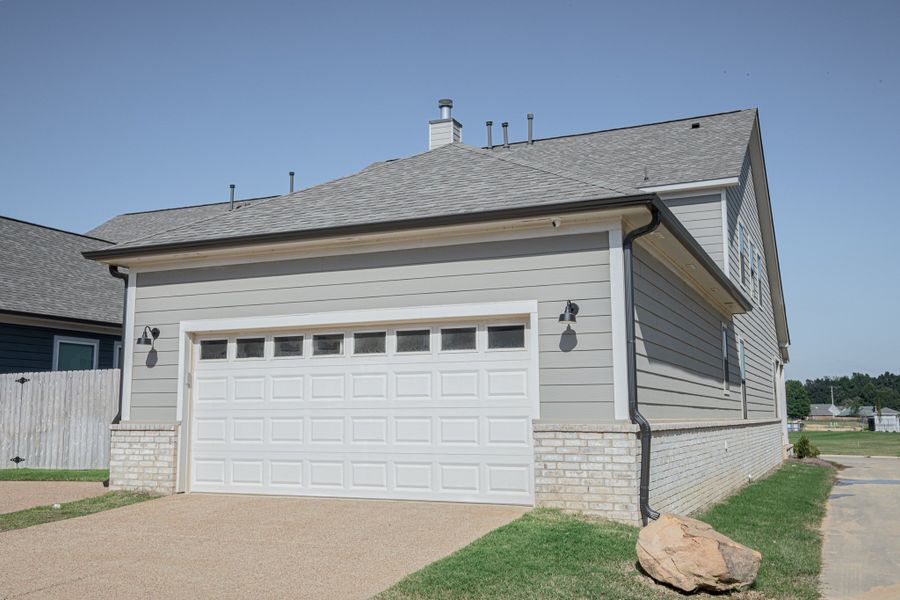 Front exterior of a home in the Myers Park community, located in Arlington, TN (Image 3).