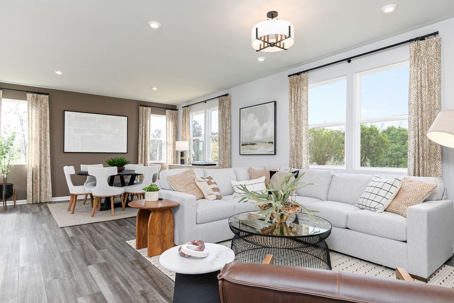 Open and Spacious Main Level