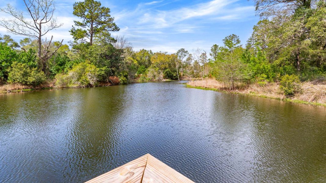 Natural surroundings and green spaces near Genoa Landing Townhomes in Freeport, FL (Image 14).