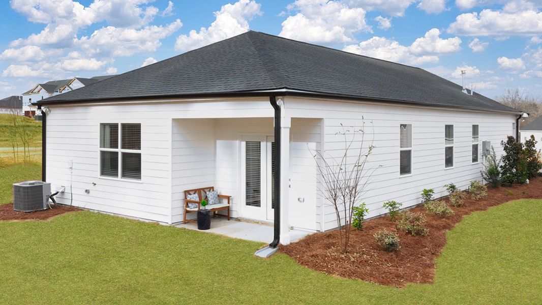 Exterior details of a home in Estates at Deer Hollow, Grovetown (Image 3).