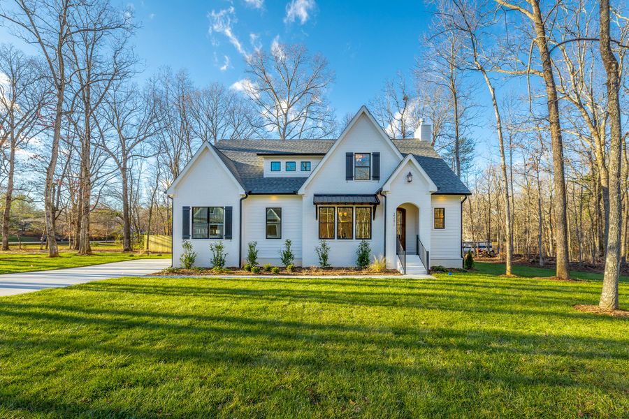 Front exterior of a home in the Hidden River community, located in Signal Mountain, TN (Image 2).