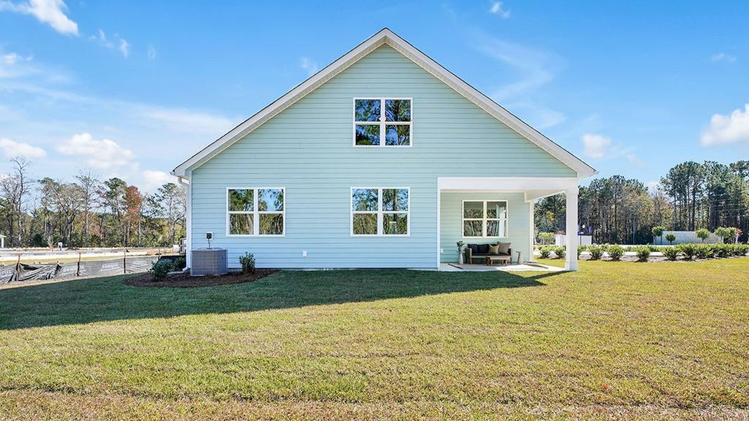 Exterior details of a home in Rolling Hills, Bolivia (Image 3). Exterior details of a home in Rolling Hills, Bolivia (Image 3).