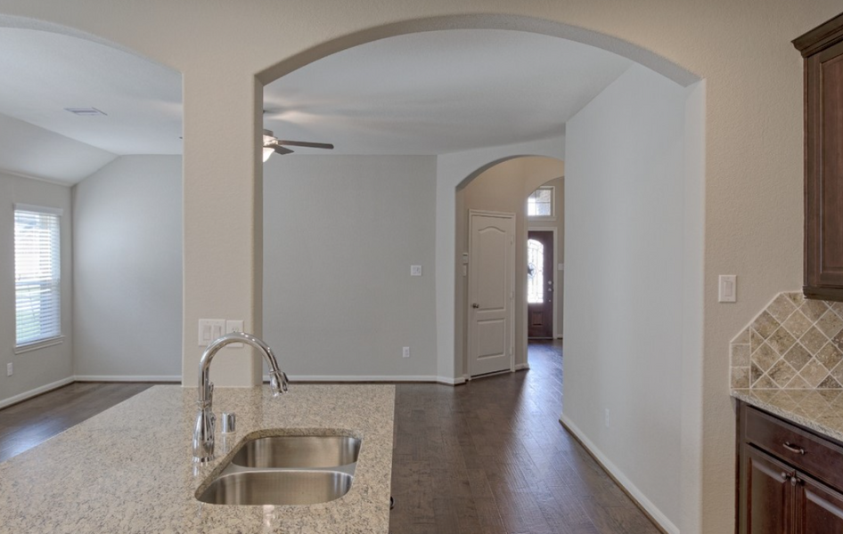 Image 15 of the Hunters Creek Estates community in Baytown, TX.