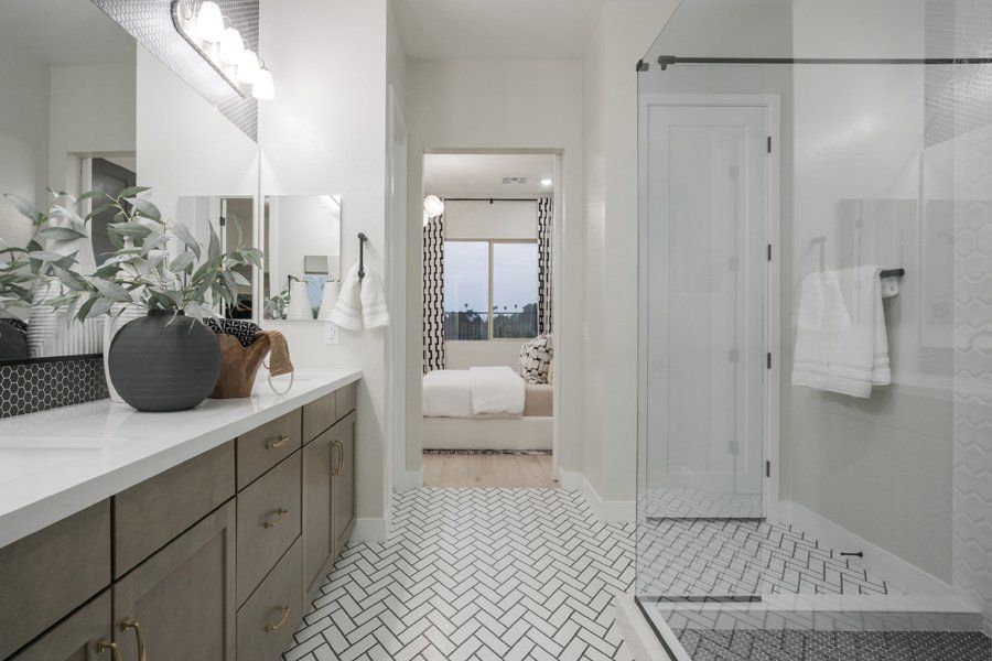 Furnished interior in a model home at Salero in Laveen (Image 18).