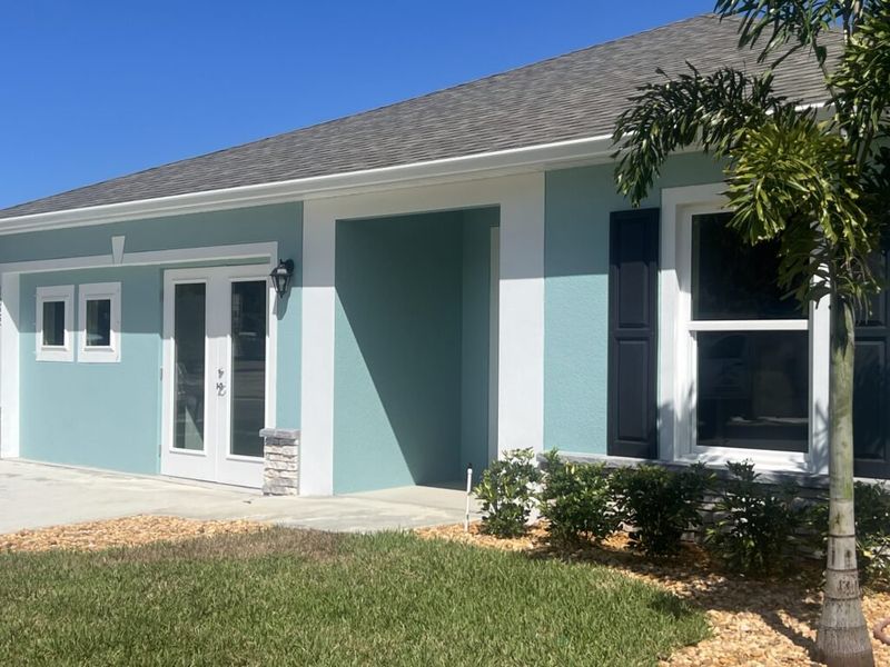Exterior details of a home in Richmond Cove, Palm Bay (Image 4).