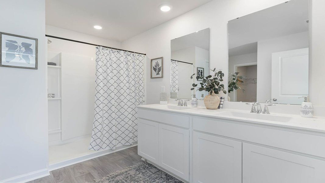 Furnished interior in a model home at Sandpiper Place in Myrtle Beach (Image 18).