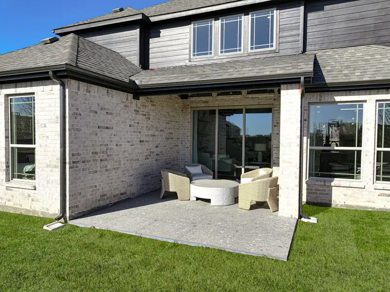 Exterior details of a home in Brookfield, Melissa (Image 4). Exterior details of a home in Brookfield, Melissa (Image 4).