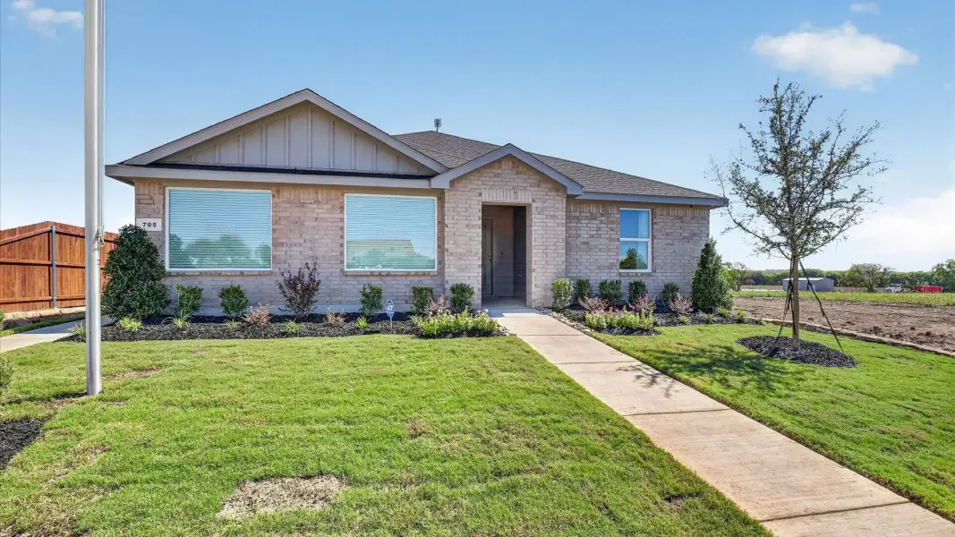 Front exterior of a home in the Somerset community, located in Hillsboro, TX (Image 3). Front exterior of a home in the Somerset community, located in Hillsboro, TX (Image 3).