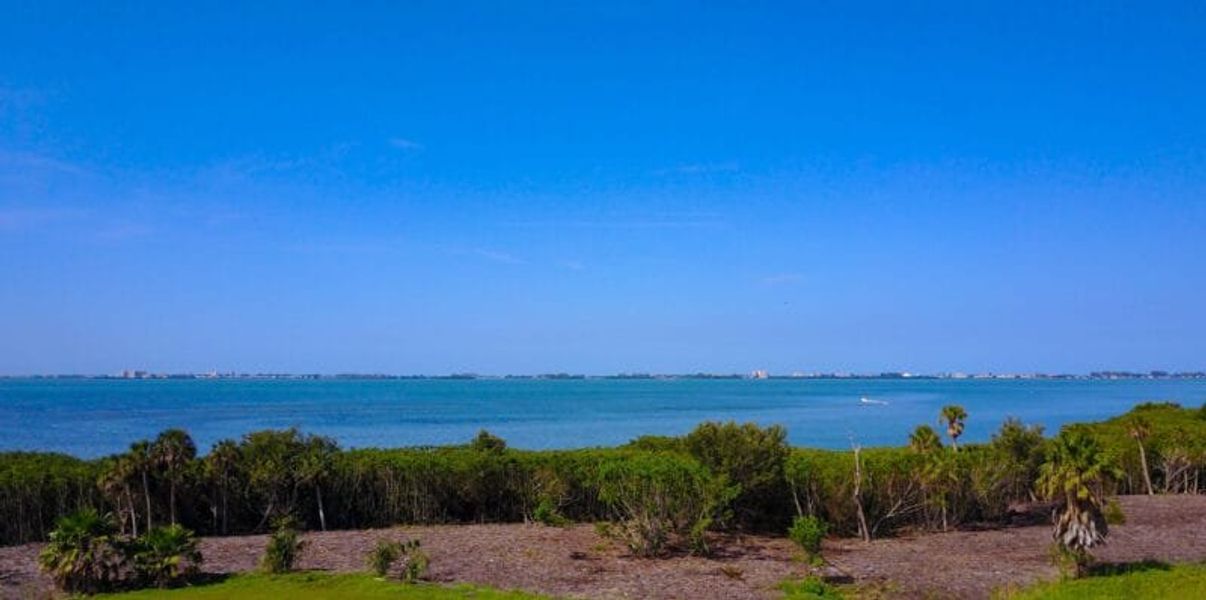Natural surroundings and green spaces near Legends Bay in Bradenton, FL (Image 158). Natural surroundings and green spaces near Legends Bay in Bradenton, FL (Image 158).