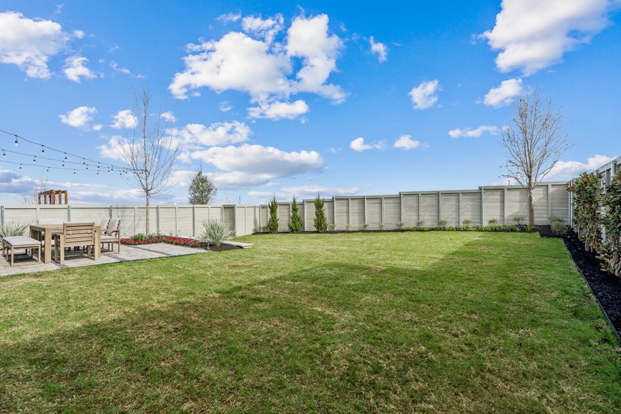 Exterior details of a home in Landmark, Denton (Image 20).